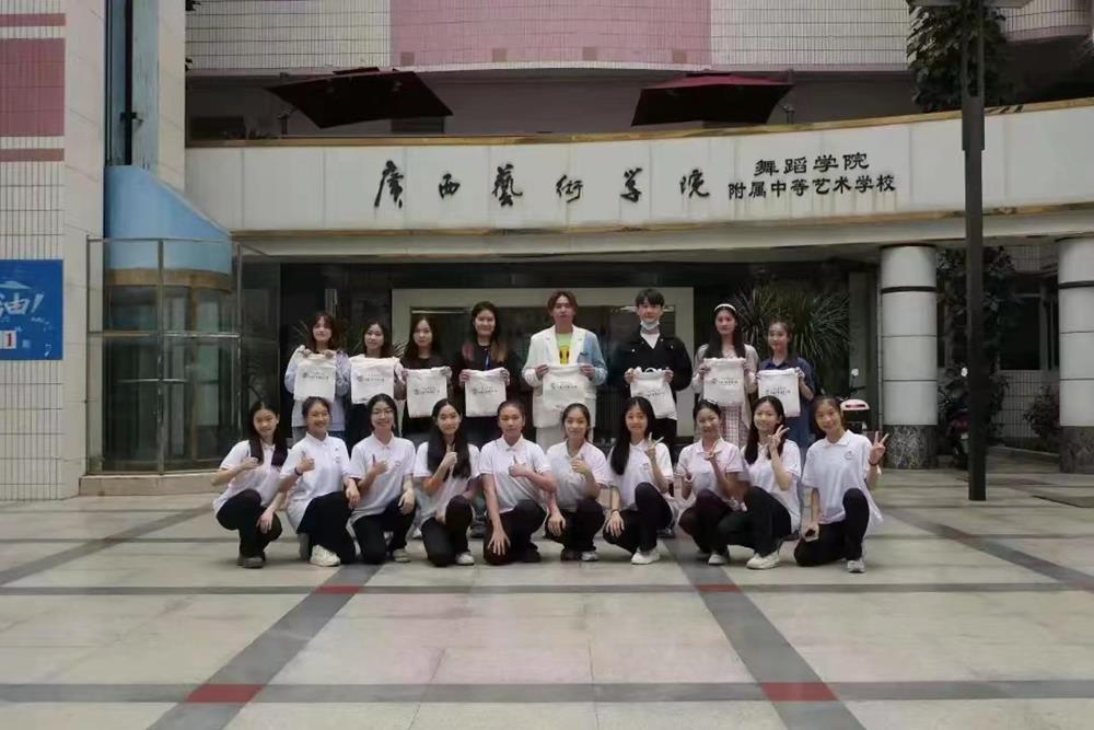 0112aa50f5614e6893a0bea6aa50aa42.jpg 0112aa50f5614e6893a0bea6aa50aa42.jpg